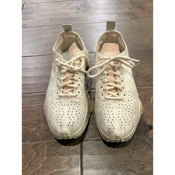 Nike Womens Pale Ivory Air Zoom Type Lifestyle Running Shoes Size 6.5 CZ1151-101 - Picture 2 of 9